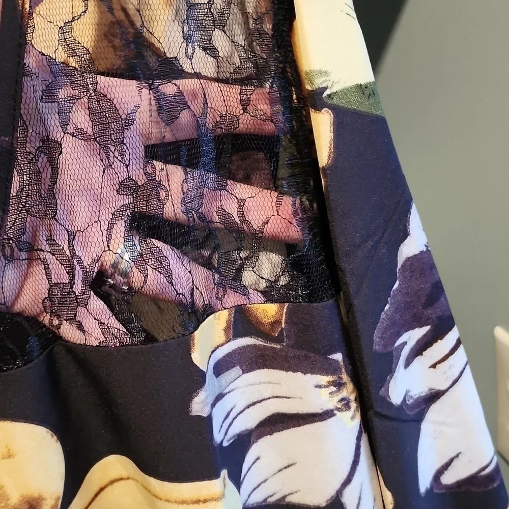 EMERY ROSE BLOUSE - Picture 3 of 6